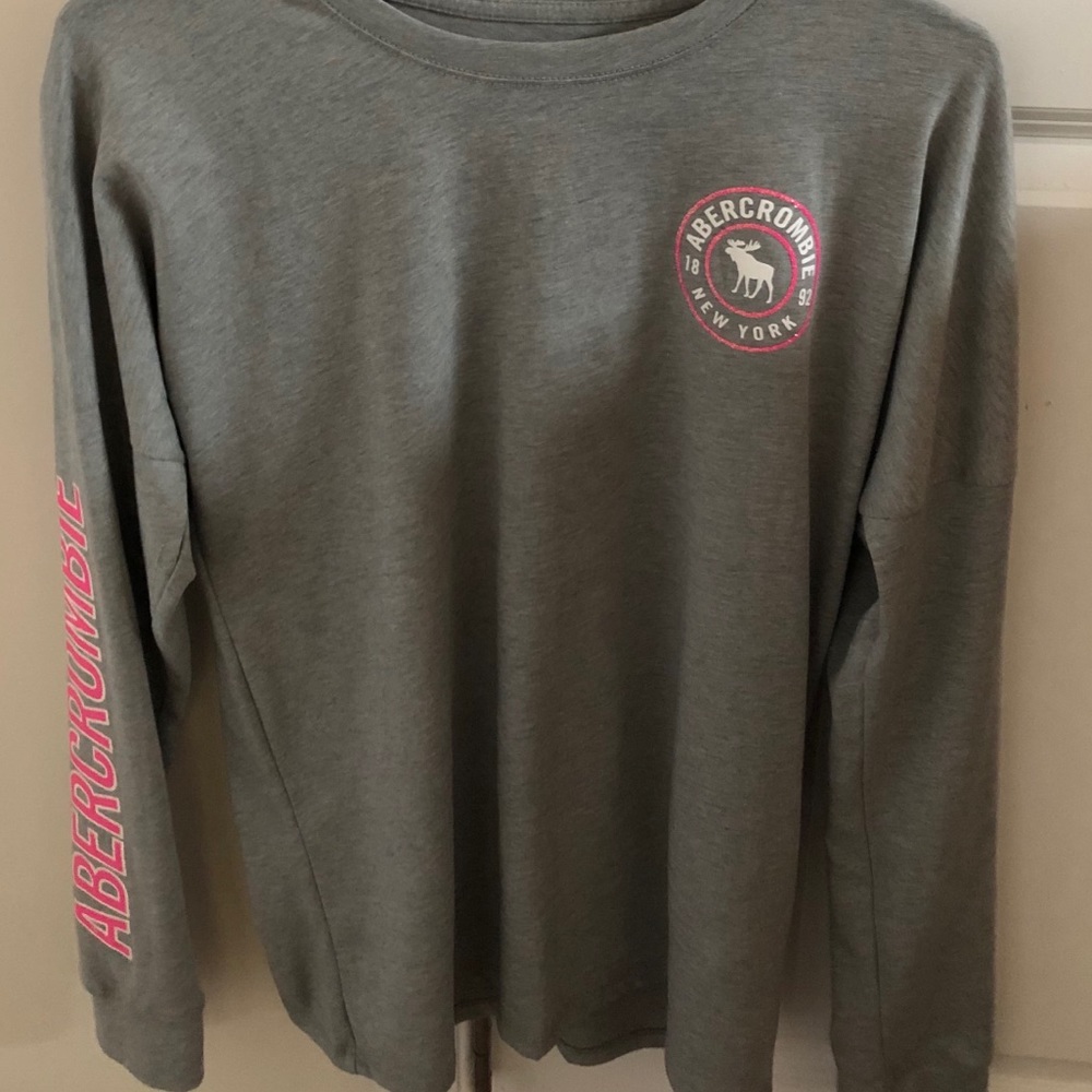 3/$15 Abercrombie &fitch grey shirt